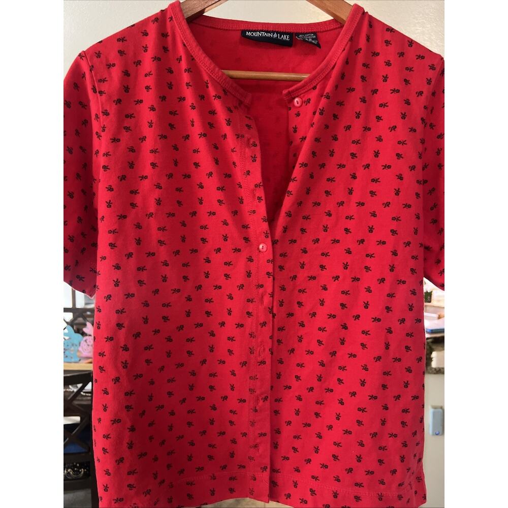 Mountain Lake Women’s Red Short Sleeve Sweater Button Medium Cotton Blend Floral